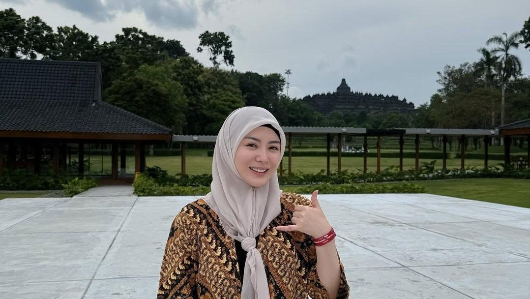 Ayana Moon Gemparkan Yogyakarta: Petualangan Budaya Selebgram Mualaf Korea Selatan di Jantung Jawa