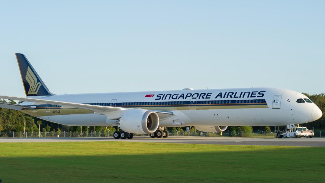Singapura Diguncang Insiden Landasan: Airbus A380 Singapore Airlines Diserempet Truk Katering, Memicu Efek Domino Pembatalan Penerbangan